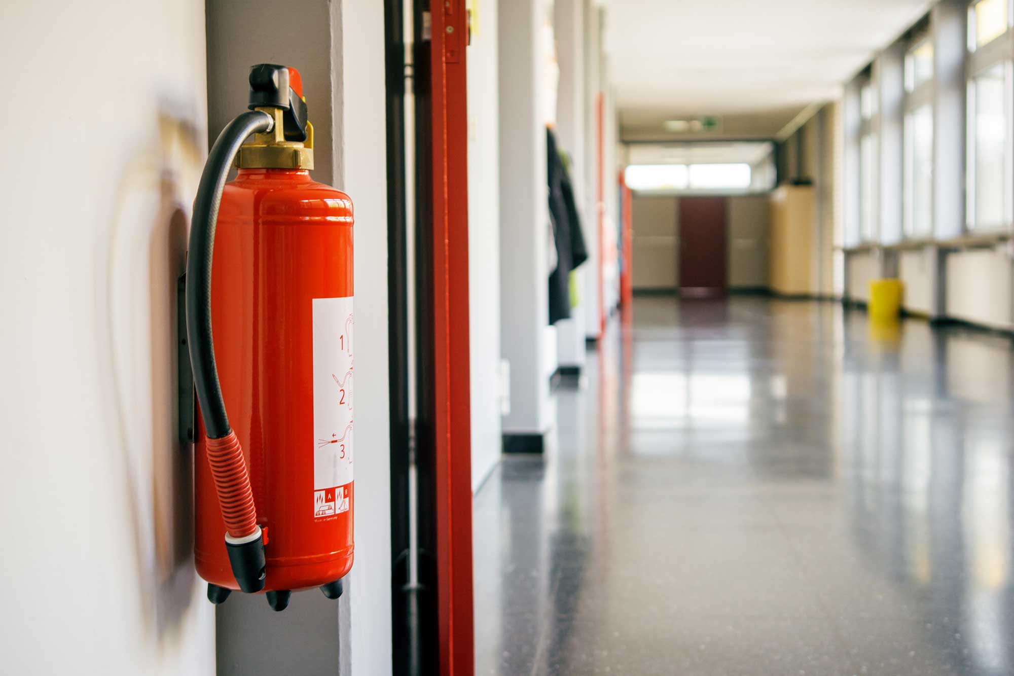 airfeu seguridad contra incendios establecimientos industriales planteamiento prescriptivo prestacional